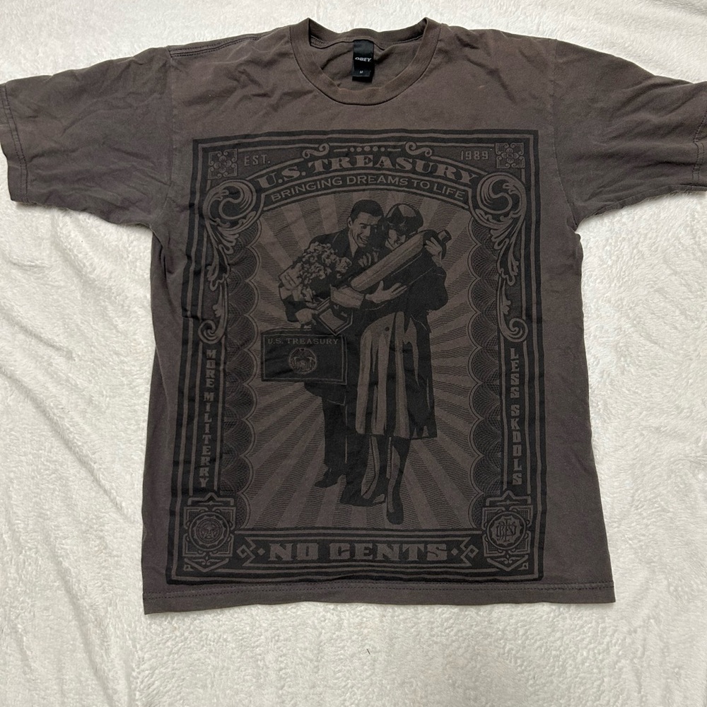Obey tee